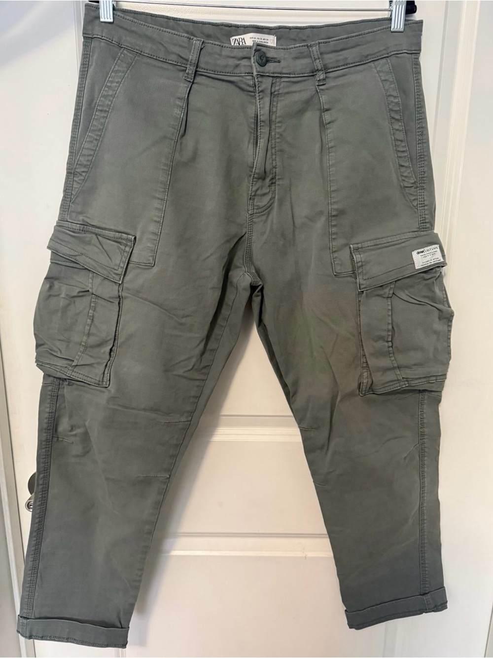 Men’s Zara olive green cargo pants size 34